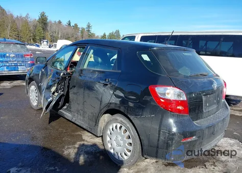 2011 Toyota Matrix z USA, uszkodzony, nr VIN 2T1KU4EE4BC682625